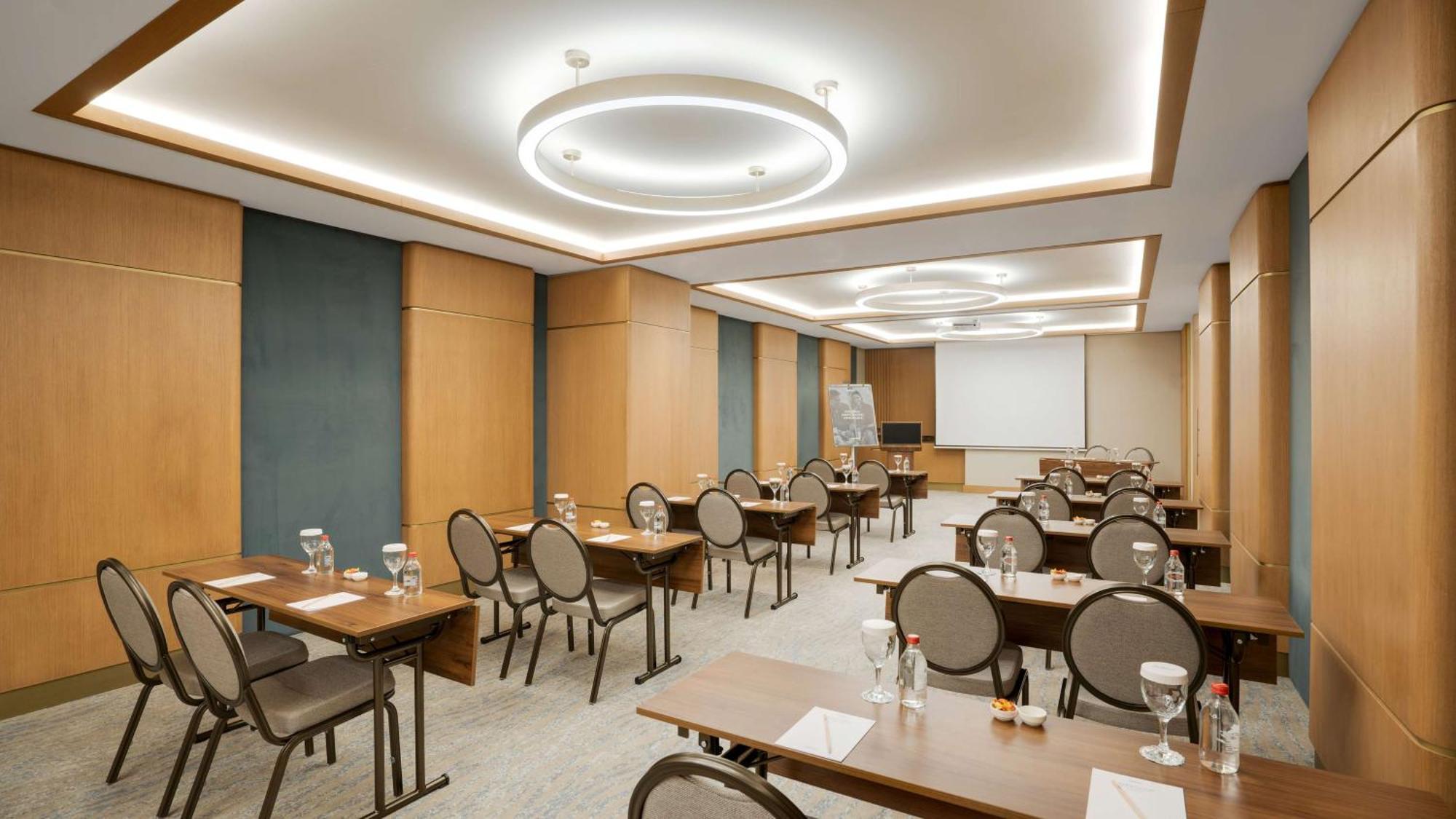 Radisson Hotel Istanbul Merter Exterior foto